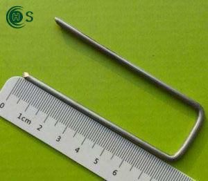 Wholesale Reusable Galvanized U Type Nails Green Turf Nail