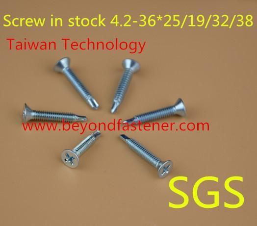 Screw/Bolts/T Bolts T Screw Special Bolts/Fastener