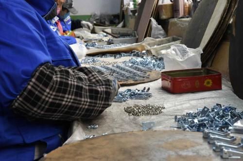 Double Spring Damping Latches for Vibration Machinery